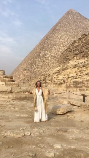 Helena Houdová Instagram - 💎Posvátná Pouť Egyptem💎

se vyprodala a máme poslední 2 místa🌬

... stále se ozývají další a další nádherné bytosti 
ženy i muži
natěšeni plavit se s námi po Nilu 
navštěvovat posvátné chrámy 
a hlavně být 22.2.2022 ve Velké pyramidě v Gize pouze s baší skupinou a aktivovat společně portál 222
✨✨✨
a tak je objednaná další loď

a je otevřen prostor i mužům 

a je to nádherné a děje se to

Spousty z vás 
stejně jako mě
Egypt prostě zavolal
není pro to moc vysvětlení 
když zavolá děje se to silně a rychle 
𓂀
kódy Egypta, Lemurie i Atlantidy 
hloubka láska světlo 
𓆃 ceremonie a Rituály 
𓆃 channeling světelného jazyka 
𓆃 posvátná geometrie
𓆃 multidimenzionální prožitky 

Wow
objímáme teď v posvátném kontejneru již 25 bytostí a s láskou a světlem přivítáme i Tebe 
✨✨✨
Piš, volej ... propoj se mnou nebo s Helenkou @helenahoudova 

Objímám ze sinajské pouště
Irena♡

#egypt #priestessjourney #lovecodes #atlantis #lemuria #andaracrystal #isis #hathor #sekhmet #amunra #horus #
