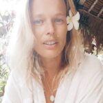 Helena Houdová Instagram - Dekuji, ze s Vami muze sdilet cestu leceni a vlastni transformace ❤