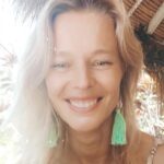 Helena Houdová Instagram - Napojeni na vlastni nejvyssi casovou linku. 💥JSEM DOST💥