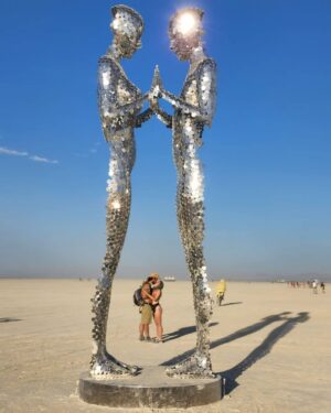 Helena Houdová Instagram - 💥 BURNING MAN 💥

This is the favorite photo I took in Burning Man.
So much to share, yet the experience is not in sentences yet, wil post pictures to stories soon❤️❤️❤️
So I ll share words:
Intense
Clearing
Bleeding 
Connecting
Dropping expectations
Empowering
Self-reliance
Divine masculine
Magic
Love
Heart-opening
Tears of gratitude and pain (sometimes in the same time)
Dust storms
Gifting and receiving and so much more...

💥💥💥💥💥💥💥💥💥💥💥💥

Rodinko,
Jsem zpatky z Playa a mam za sebou intenzivni upgrade sebe same.

S laskou s Vami, ktere moje cesta zajima, nasdilim behem Masterheart svoje zkusenosti, zazitky, pocity.

Kdy? Streda 7.9.v 19 hodin ceskeho casu

Zapsat se zdarma muzete na https://www.helenahoudova.com/masterheart-burningman
(Link je i ve storues)

Je to zaroven Last Call pro program Mentor/ka posvatneho zivota, ktery zacina uz tuto sobotu.

V lasce a s laskou,
Helena

Ps: tohle je momentka, kterou jsem nafotila u jednoho z art instalaci na Playa. Vystihuje to vsechno❤️