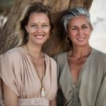 Helena Houdová Instagram - Moji milovaní, je nám neskonalou ctí pozvat Vás zpět domů do Egypta.   Naše další společné putování napříč posvátnými chrámy, pyramidami a tentokrát také mystickou pouštní oázou prožijeme  v termínu od 5. do 19. prosince 2022.  Na této Posvátné pouti spolu projdeme Chrámovou cestu, poplujeme po Nilu na nádherné lodi Dahabeya, otevřeme magický portál 1212 při soukromé návštěvě Velké Pyramidy v Gize a někteří z nás poputují dále na západ saharské pouště do oázy Siwa.  Která místa volají Tvou duši?  Potřebné informace a krásné autentické fotografie od @sarkahasara z naší minulé cesty, najdeš pod odkazem:  https://www.helenahoudova.com/egypt-prosinec2022 My už se nemůžeme dočkat až se s Tebou vrátíme domů, do Egypta. Objímáme Tě, s láskou, Helena a Irena ❤️