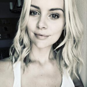 Helena Mattsson Instagram - Challenge accepted @iamsofiamattsson 
“Empowered women, empower women” 💪⚡️💫
#womensupportingwomen #challengeaccepted