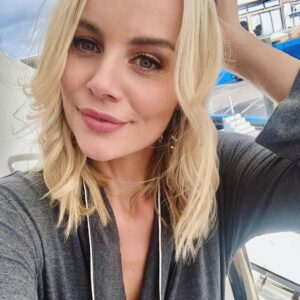 Helena Mattsson Instagram - Quick break between takes 🎬 #paperempire #lovemyjob