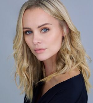 Helena Mattsson Instagram - Bring it on 2020! 😉 Last year had some challenges for me but it also taught me a lot and made me appreciate the important things in my life even more. Who else is pumped to make this year the best one yet? 😃#bekind #workhard #staypositiveandloveyourlife