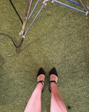 Helena Mattsson Instagram - The best part of my job is stepping out of my own shoes and into someone elses. Meet Dr. Nicoles. Although her high heels are quite uncomfortable in the literal sense, I’m enjoying her bossy attitude and quick wit.
Off to set…. 🎬 I mean surgery 😉🤪

#actress#movies#playingdressup