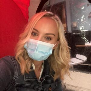 Helena Mattsson Instagram - Filming during these times has been quite interesting. There are always new solutions to keeping a show going.. on this one you zip yourself into a little plastic tent between each take.. 🤪😷 #lovemyjob