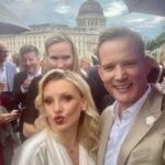 Hendrik Streeck Instagram - #Bertelsmannparty 2023. was für ein schönes Event in Berlin. Danke für die Einladung Bertelsmann-Repräsentanz