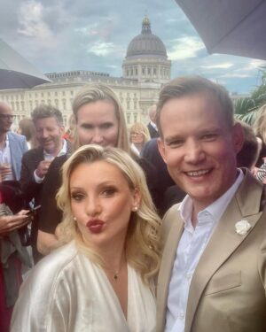 Hendrik Streeck Instagram - #Bertelsmannparty 2023. was für ein schönes Event in Berlin. Danke für die Einladung