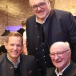 Hendrik Streeck Instagram - Mir kam die große Ehre zu Teil das Fass beim Starkbierfest im Weihenstephanskeller in Freising anzustechen! Danke für die Einladung, lieber @irlstorfer.mdb und lieber @fwhfreising Es war ein toller Abend! 🍻 Freising, Germany