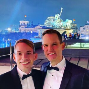 Hendrik Streeck Instagram - Happy New year! Let’s use the inspiration of starting a new decade for something big! Let’s be bold and end #AIDS bring #EQUALITY for everyone and fullfill the #SDGs we have all committed to.