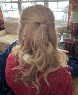 Henny Russell Instagram - Loved my hairstyle on set yesterday! 💕 #WorkingActor #ActorsLife #Grateful