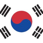Heo Ji-woong Instagram - 3월의 첫날. 그리고 동시에 3.1 독립선언일의 104주년입니다. 어제 오프닝에서 2월까지는 심리적으로 겨울인 것 같은데 3월부터는 봄인 것 같다, 말씀 드렸는데요. 그러고 보면 그런 3월의 첫날이 동시에 3.1절이라는 건 묘한 일입니다. 잃어버린 권리를 새롭게 바로 세우려는 것과 잃어버린 녹색을 돌이켜 되찾는다는 것. 그렇게 잃어버린 것을 다시 부른다는 점에서 3월 1일과 3.1절은 참 잘 어울립니다. 우리 헌법은 3.1운동으로 건립된 대한민국 임시정부의 법통을 계승한다고 명시하고 있습니다. 임시정부와 독립운동, 그리고 지금. 그 모든 시작은 1919년 3월 1일입니다. 매년 이날마다 어김없이 떠오르는 도산 안창호 선생님의 말씀을 복기하며 오늘 방송 시작합니다. “삼일절! 이 날은 가장 신성한 날이요, 대한민국 자유와 평등과 정의의 생일이다.” #허지웅쇼 #sbs라디오