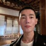 Heo Ji-woong Instagram - 종로 무계원에 역사 강연하러 와서 대기 중입니다. 여기 너무 좋네요. #한옥살롱