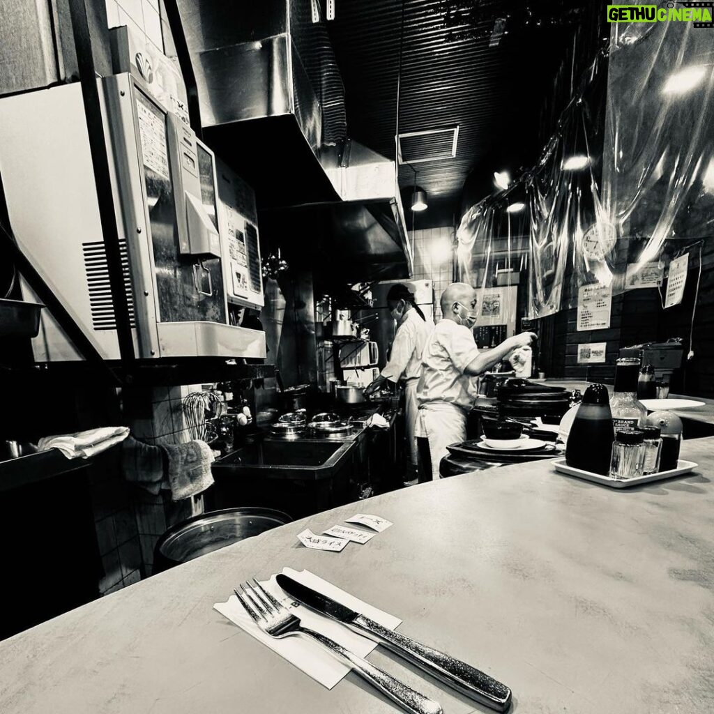 Hideo Nakano Instagram - 大阪から戻り 久しぶりの地元 ならば今日はニューバーグ を食べようとwalkingがてら 行って来た　やはり美味い #instagram #instagood #enjoy #japan #koenji #ニューバーグ高円寺