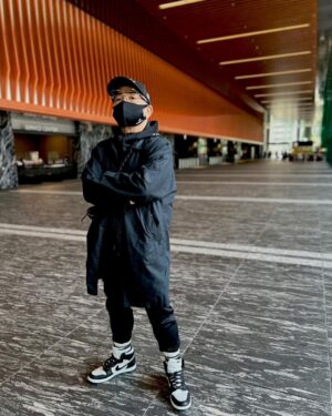 Hideo Nakano Instagram - 大企業のロビーで
仁王立ちで人を待たないで下さい！しかもジャージでと
仲間から注意される…

#instagood #enjoy #japan
#tokyo #happy