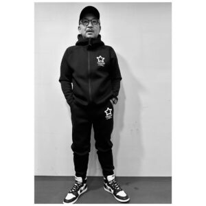 Hideo Nakano Instagram - 近日発売
ダンボールニットセットアップ
お楽しみに

#fashion #mobstar #japan