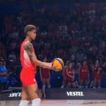 Hilal Saral Instagram - Bize yaşattığınız bu gurur ve mutluluk için teşekkür ederiz #fileninsultanları @ebrarkarakurt18 @abreusmelisavargas @zehragns18 @voleybolmillitakm