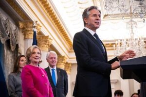 Hillary Clinton Instagram - Scenes from the unveiling of my official Secretary of State portrait at the @statedept yesterday. Thanks to all the colleagues and friends who came out to celebrate that chapter of our work together, to @secblinken and Evan Ryan for hosting us, and to everyone at State for their unwavering public service. Photos by the great @barbarakinney.