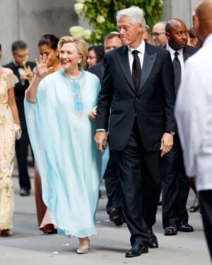 Hillary Clinton Instagram - Summer wedding style, 2022. #tbt⁣
⁣
Photo: Splash News⁣