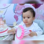 Him Law Instagram - 妹妹3歲生日，爸爸媽咪每年都有將依個日子紀錄落嚟，希望妳長大後會有好多愛以及美好嘅回憶。 3年前畫面好似琴日先發生，辛苦媽咪，要好好愛錫媽咪❤️ @tavia_yeung #爸爸已經諗緊妳由第幾年開始會同男朋友過😭 #家姐細佬相親相愛 #多謝AuntieLinda回港就帶埋哥哥姐姐嚟出席 #多謝咁多位