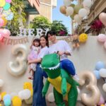 Him Law Instagram - 妹妹3歲生日，爸爸媽咪每年都有將依個日子紀錄落嚟，希望妳長大後會有好多愛以及美好嘅回憶。 3年前畫面好似琴日先發生，辛苦媽咪，要好好愛錫媽咪❤️ @tavia_yeung #爸爸已經諗緊妳由第幾年開始會同男朋友過😭 #家姐細佬相親相愛 #多謝AuntieLinda回港就帶埋哥哥姐姐嚟出席 #多謝咁多位