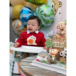 Him Law Instagram - 細佬B，生日快樂，話咁快你就1歲，爸爸媽媽家姐祝你❤️身體健康❤️，活潑可愛。繼續乖乖，食多多，瞓多多，將來高過爸爸，大隻過爸爸 @tavia_yeung #辛苦太太❤️ #細佬B第一次同大家見面😎 #一年來一點一點成長 #家姐細佬相處融洽爸媽開心 #細佬你點解成日望住媽咪 #爸爸喺依邊呀😌