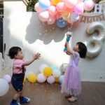 Him Law Instagram - 妹妹3歲生日，爸爸媽咪每年都有將依個日子紀錄落嚟，希望妳長大後會有好多愛以及美好嘅回憶。 3年前畫面好似琴日先發生，辛苦媽咪，要好好愛錫媽咪❤️ @tavia_yeung #爸爸已經諗緊妳由第幾年開始會同男朋友過😭 #家姐細佬相親相愛 #多謝AuntieLinda回港就帶埋哥哥姐姐嚟出席 #多謝咁多位