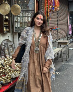 Himanshi Khurana Instagram - Jaganath puri with maa
Chaar dham yatra……