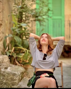 Holland Roden Instagram - Frolicking Part 1.
Taking a break looks different around here…
📸 @rohamdp