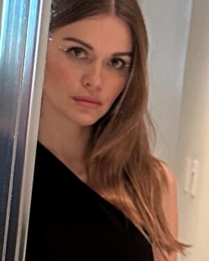 Holland Roden Instagram - I play a teenager on @teenwolf and the movie picks up 15 years later to play a woman in my mid 30s. I wanted to make sure I was dressed age appropriately for both decades on the @teenwolf press day. 

@teenwolf premieres JAN 26th on @paramountplus and the TEEN WOLF POSCAST IS IN THE LINK IN MY BIO❤️
With @jeffdavis1375 on this week!! 
@howlerbacknowpodcast 

This dream team always takes care of me and I’m so grateful for them 
@karenraphael 
@robertti 
@jessiestellarhair 

Outfit: @lbv.ofcl 
Shoes: @paulandrew
Earrings and ring: @lilouparis.us
Ring: @mara.paris