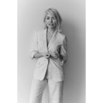 Holly Willoughby Instagram - It’s time for another M&S edit and this time it’s all about tailored suits… slightly obsessed with suits at the moment…This striped look is beautiful and elevated 🤍. @marksandspencer @marksandspencerstyle #MyMarks #AD T59/1620J 1991T