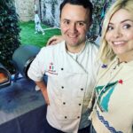 Holly Willoughby Instagram - Big shout out to this gorgeous man Alan and his team from the @theslowdoughpizzaco … you are awesome and the food is out of this world… dreaming of that pizza now and the kids want smartie/Nutella pizza always!!! Huge love 💗 🍕 👨‍🍳 🇮🇹
