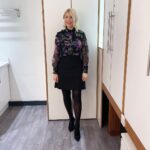 Holly Willoughby Instagram - Morning Monday… see you on @thismorning at 10am… talking a lot about Happy Valley today so you have been warned!!! #hwstyle💁🏼‍♀️✨ shirt @oasisfashion skirt by @reserved 🖤