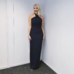 Holly Willoughby Instagram - It’s musicals week on @dancingonice … big night tonight, no skate off!!! Your votes are sooo important…Brutal!!! #hwstyle💁🏼‍♀️✨ dress by @mikastylefittings jewellery by @mappinandwebb ✨✨✨