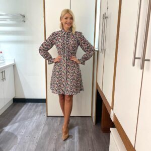 Holly Willoughby Instagram - Good morning and happy new hair! Can’t wait to catch up and see you on @thismorning at 10am… #hwstyle💁🏼‍♀️✨ dress by @lkbennettlondon ♥️