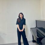Hong Ji-hee Instagram – 식스더뮤지컬 세종 여민락 콘서트👑

@jennifer_luanari 지우언니가 빌려준
파랑 구두 신고💙

7월에 세종에서 또 만나요!