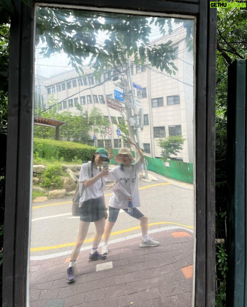 Hong Ji-hee Instagram - 관악산 등산 후 먹은 태국 음식은 감동….🥹 체력이 남네? 다음엔 어디를 가보까😎💙