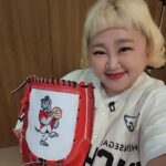 Hong Yun-hwa Instagram – 꺄흥😆😆😆
용사님이랑 시구.시타 하러왔으미유~~!!!
열심히 던져볼게염~~~!!!!⚾️⚾️
.
#떨려떨려
#화이팅‼️
#ssg랜더스