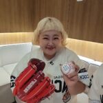Hong Yun-hwa Instagram – 꺄흥😆😆😆
용사님이랑 시구.시타 하러왔으미유~~!!!
열심히 던져볼게염~~~!!!!⚾️⚾️
.
#떨려떨려
#화이팅‼️
#ssg랜더스