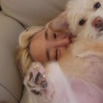 Hong Yun-hwa Instagram – 강아지의날 
축하해 
사랑해😊
망망😘
.
#강아지의날
#13살
#기염댕이
#망망😍
