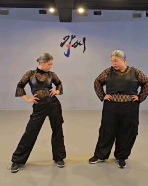 Hong Yun-hwa Instagram - 왁씨 vs 확씨
덤벼라!!!!!!!!!!!!!!!!!!!