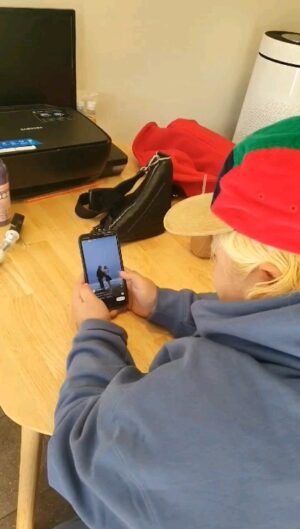 Hong Yun-hwa Instagram - 나..도..
유행하는거..
하고..싶...ㄷ...
.
#그래
#용사님허리는소중하니까
#지켜줄게
