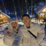 Hong Yun-hwa Instagram - 크하😆 눈이 너무너무 이뻤으미🩵🩵 저희 사진 이뿌게 찍어주신 버스앞자리언니들 가이드언니 뒤에 줄서던 언니들 신호대기하던 언니들 파르페 먹던 언니들 . 많은 관광객여러분 감사합니다유ㅎㅎ . #눈이펑펑💙🩵