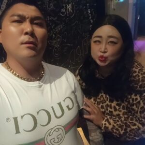Hong Yun-hwa Instagram - 언니오빠들!!!
초롱이오빠랑 구슬이랑
오늘밤 코빅에서 만나요!!!
.
#03년생스타그램 
#오늘화장맘에들어😍
