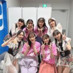 Honoka Akimoto Instagram - . あけましておめでとうございます🐲 ももいろ歌合戦 ありがとうございました✨ 2023年ラスト！ 大きな舞台で「沸き曲」 披露できて嬉しかったです🔥 アイドルメドレーも楽しかったー🐼 偉大な先輩の凄さを間近で見て パワーとやる気と笑顔が溢れてきました！ 2024年、飛躍の一年にするぞ〜🐉 #ももいろ歌合戦 #ももいろクローバーZ さん #TEAMSHACHI いろんな方とお写真撮っていただきました💓 横浜アリーナ
