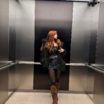 Huh Yun-jin Instagram - cutie w her booties