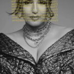 Huma Qureshi Instagram - What a fun shoot this was …. Love fashion ❤️ Love playing different characters each day every day #fashion #shoot #glam My girl Ambika and I just doing our thing … CD/Stylist| @styledbyambika Photo| @meech213 Mua| @muaalexx Hair| @jtouch Studio| @meechstudios