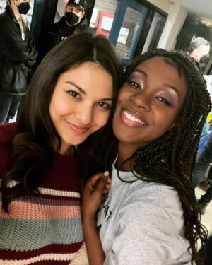 Humberly Gonzalez Instagram - Some 🤳🏽 with some gems!
@gngbts • The show takes the #1 spot of the Nielsen Streaming charts with 2.5 billion minutes watched in its first week alone, that’s impressive 🤯 #GinnyAndGeorgia