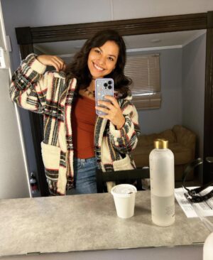 Humberly Gonzalez Instagram - Back in high school, wearing my favorite jacket, running into my ex, wbu? 😜
.
.
.
.
@netflix @gngbts #GinnyAndGeorgia