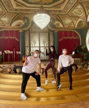 Humberly Gonzalez Instagram - SLUMBERLAND 💭🛌
Out today on @netflix ‼️
So happy I got the opportunity to be a part of this magical story
Thank you @francishlawrence for your direction and vision!!
It was a dream come true getting to show @prideofgypsies my salsa moves, we had so much fun learning the choreo by the brilliant minds of @melissamitro & @franswag 💃🏽
This entire cast is so special and I hope you have as much fun watching as we had making it✨
.
.
.
.
.
#Slumberland #Netflix #Movie